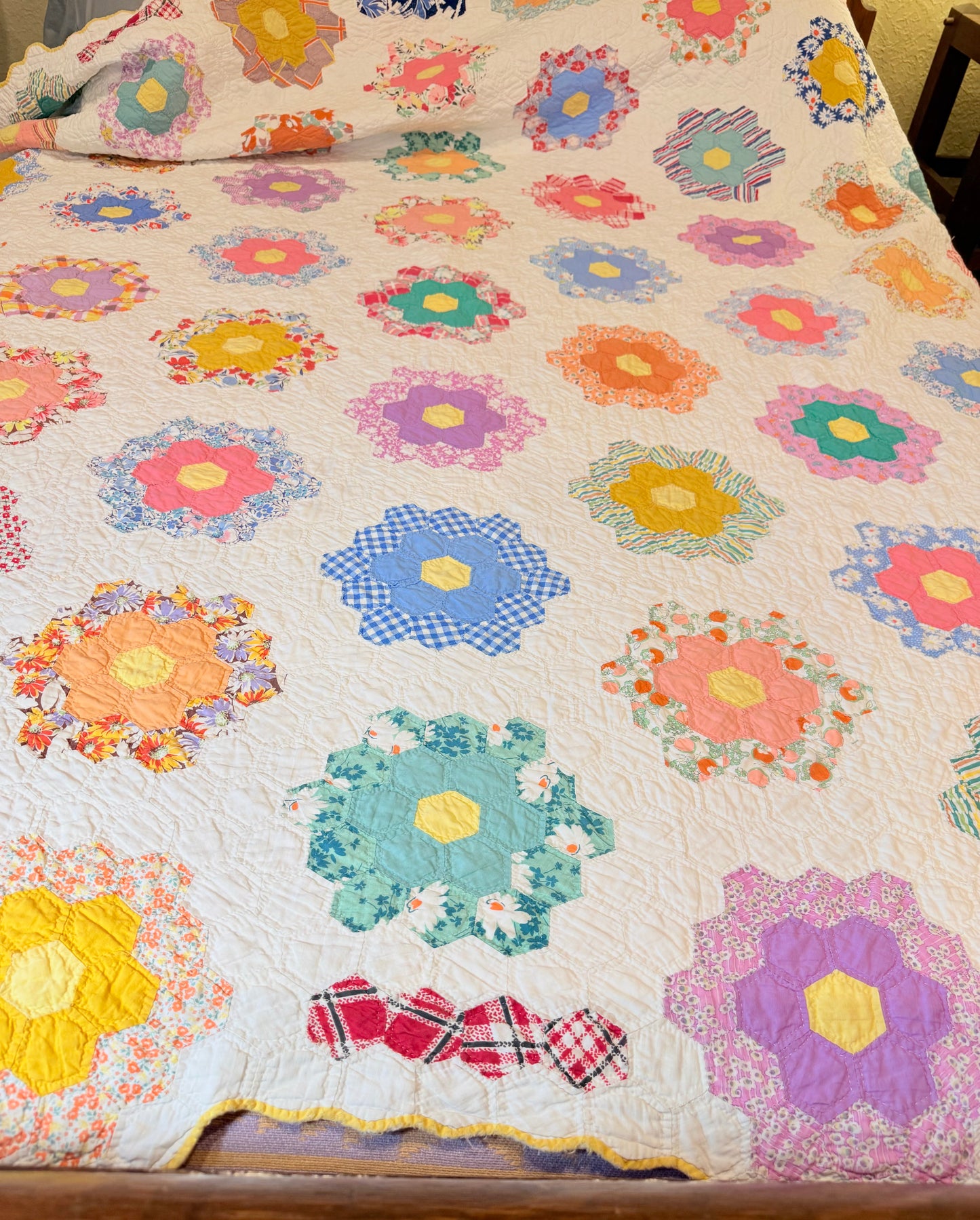 1930’s Grannies Flower Garden Quilt
