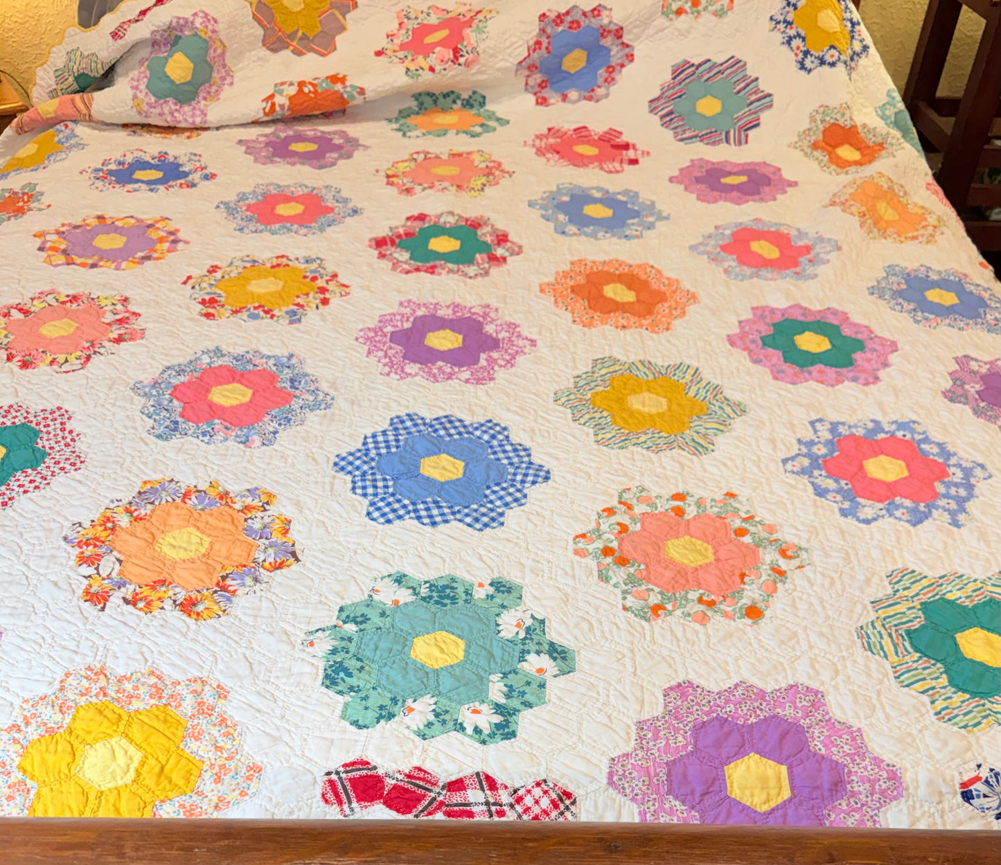 1930’s Grannies Flower Garden Quilt