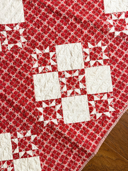 Small Scale Evening Stars in a 9 Patch Quilt