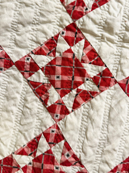 Small Scale Evening Stars in a 9 Patch Quilt