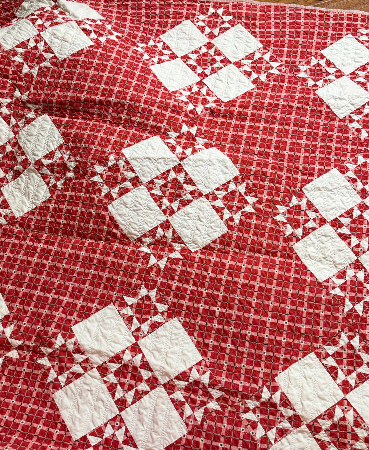Small Scale Evening Stars in a 9 Patch Quilt