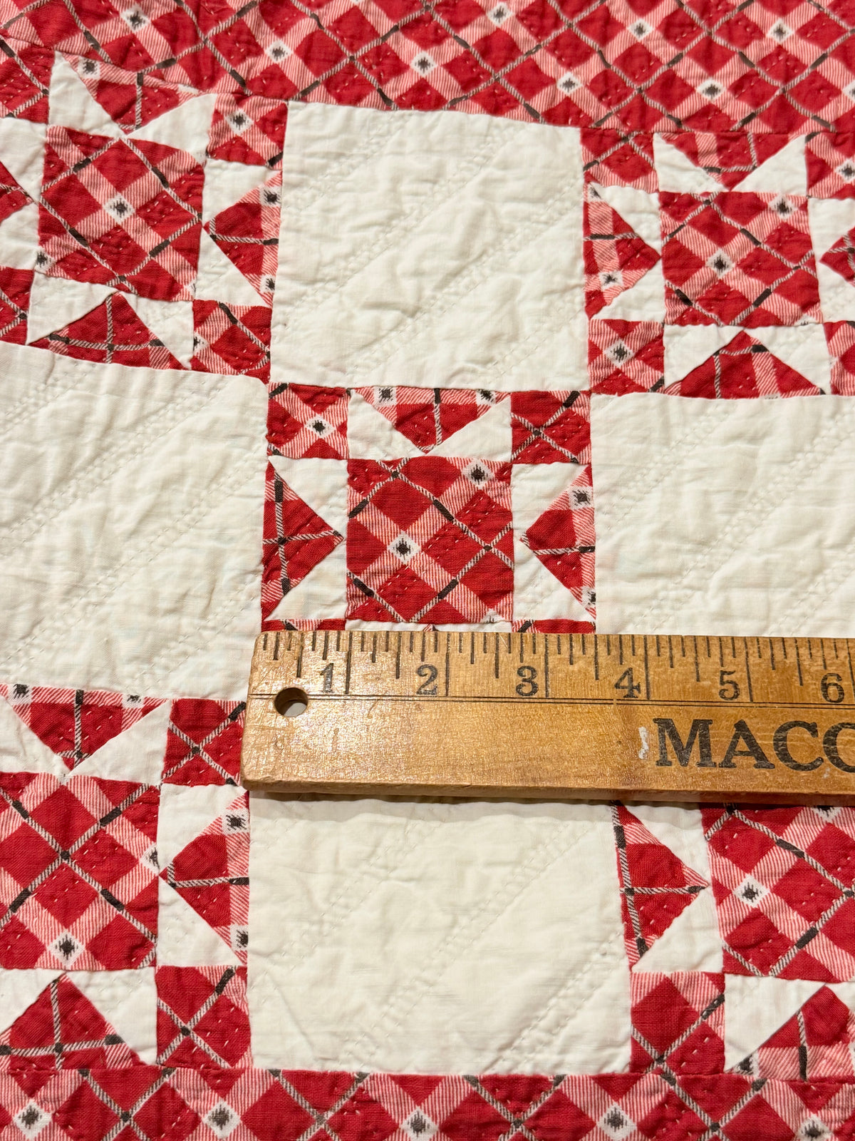 Small Scale Evening Stars in a 9 Patch Quilt