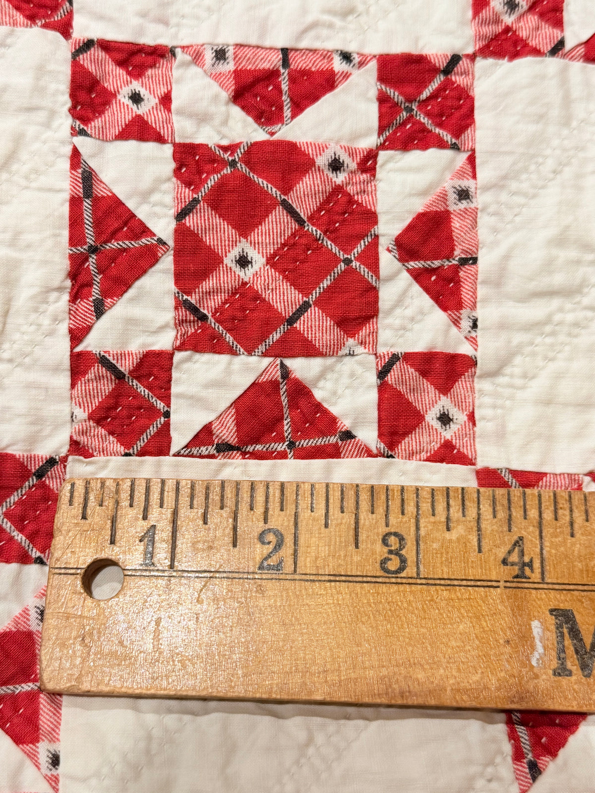 Small Scale Evening Stars in a 9 Patch Quilt