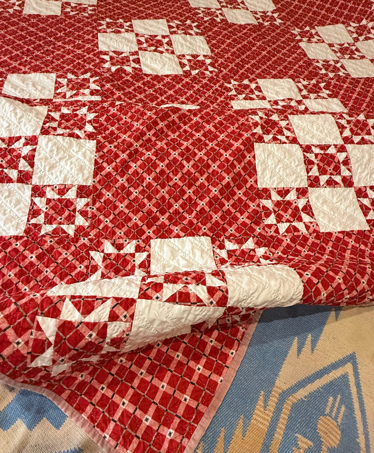 Small Scale Evening Stars in a 9 Patch Quilt