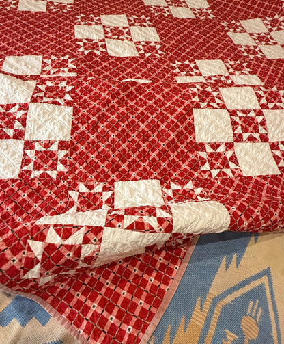 Small Scale Evening Stars in a 9 Patch Quilt