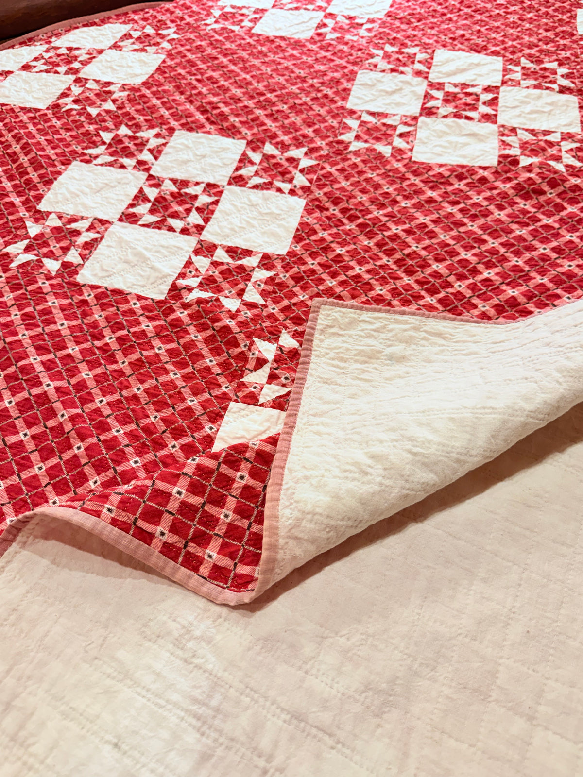 Small Scale Evening Stars in a 9 Patch Quilt