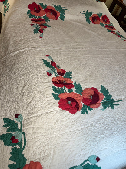 Majestic Poppy Vintage Applique Quilt