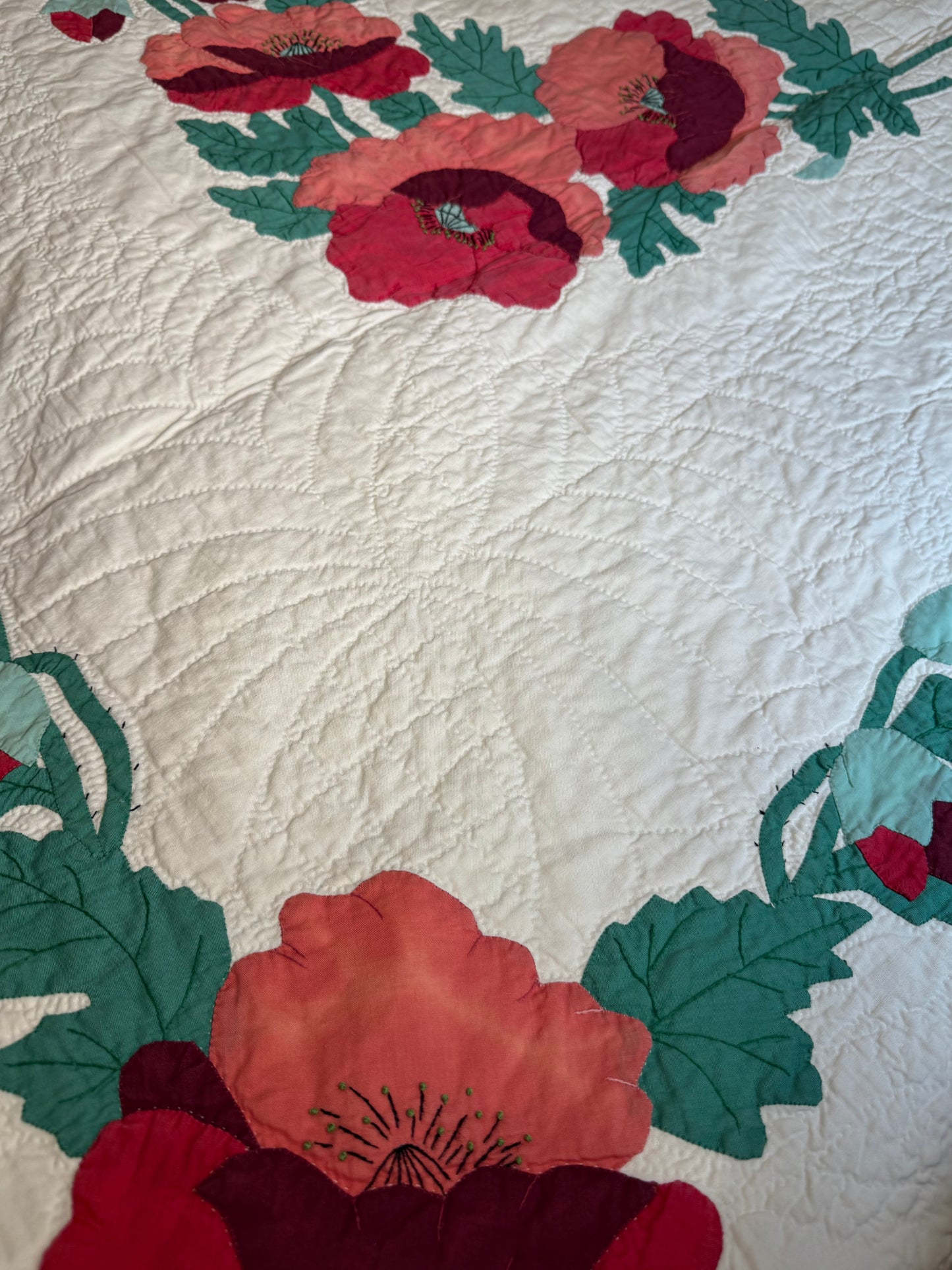 Majestic Poppy Vintage Applique Quilt