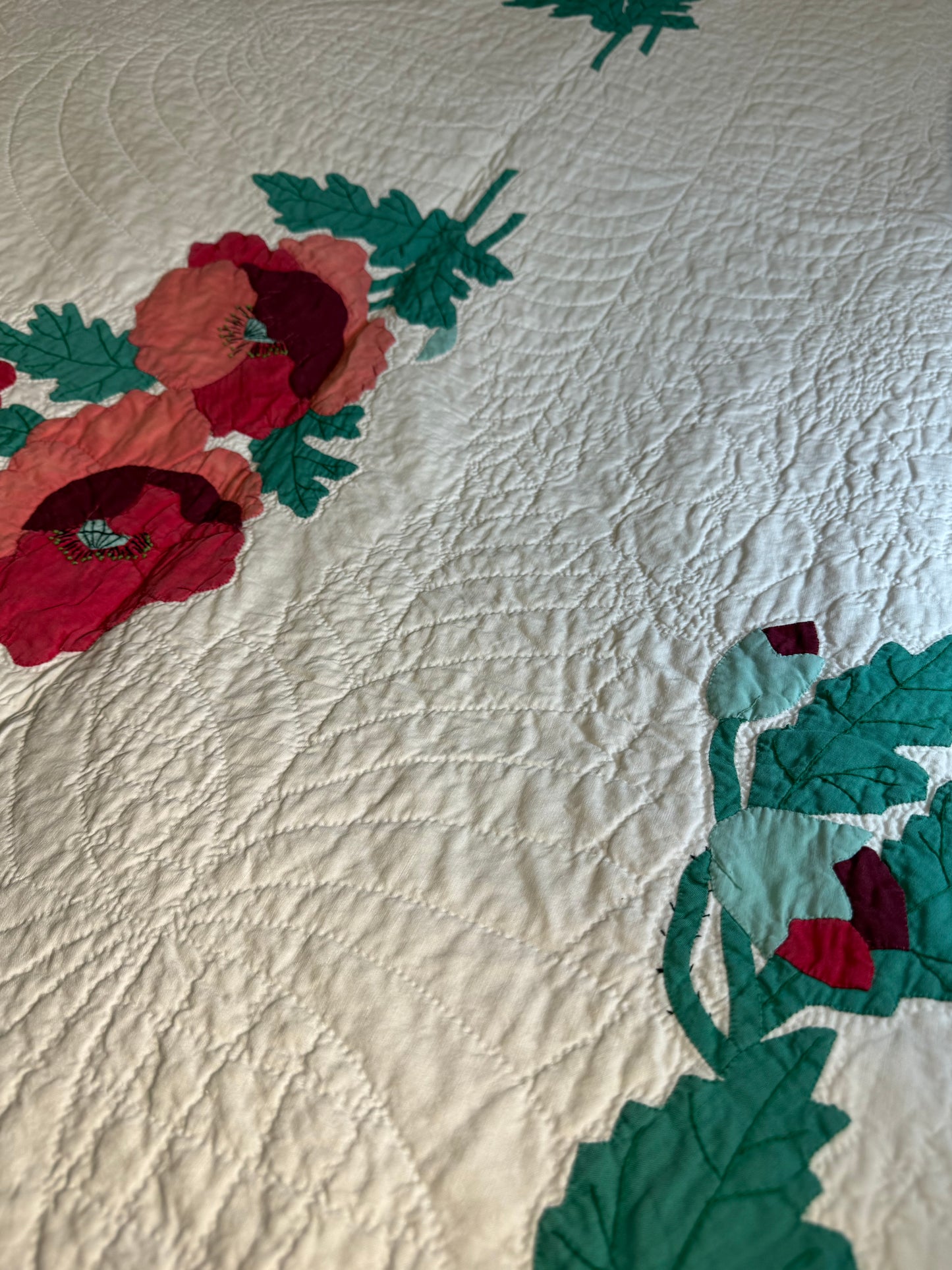 Majestic Poppy Vintage Applique Quilt