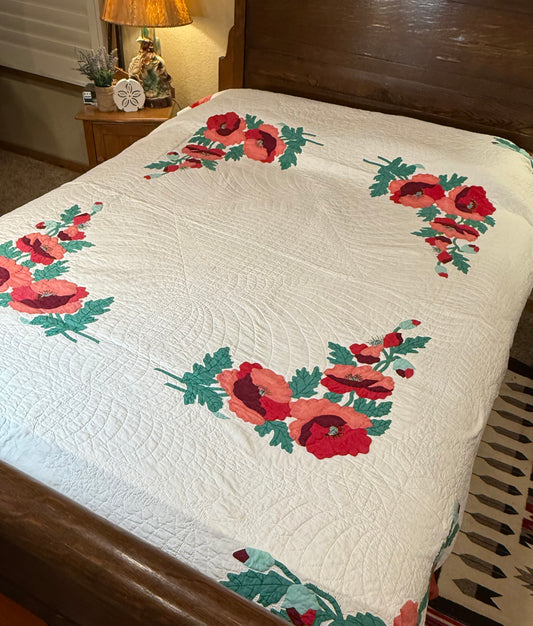 Majestic Poppy Vintage Applique Quilt