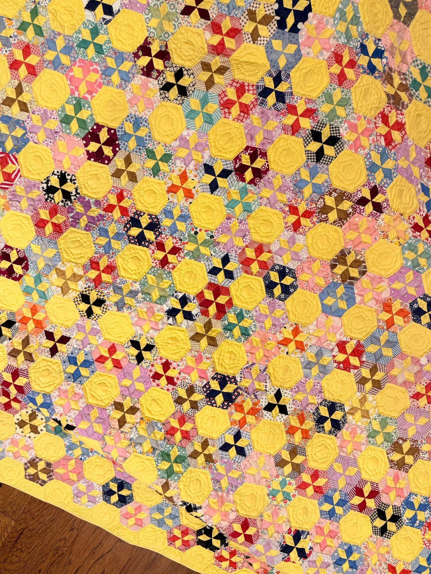 Unique Miniature Hexagonal Stars Pattern Quilt