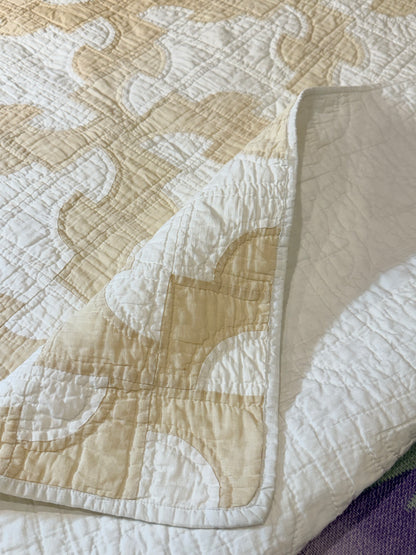Drunkards Path Quilt in Neutrals