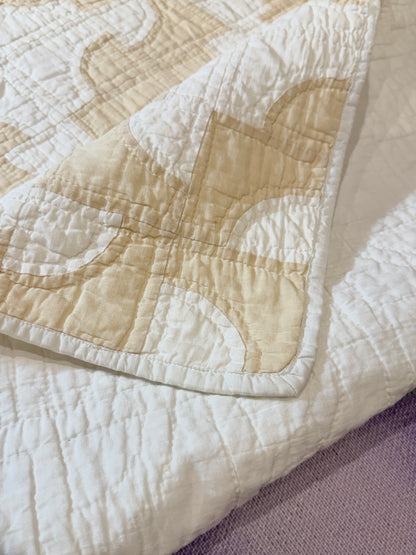 Drunkards Path Quilt in Neutrals
