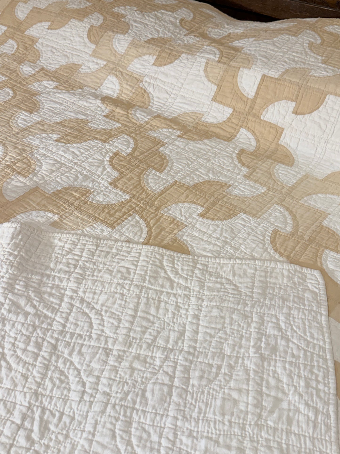 Drunkards Path Quilt in Neutrals