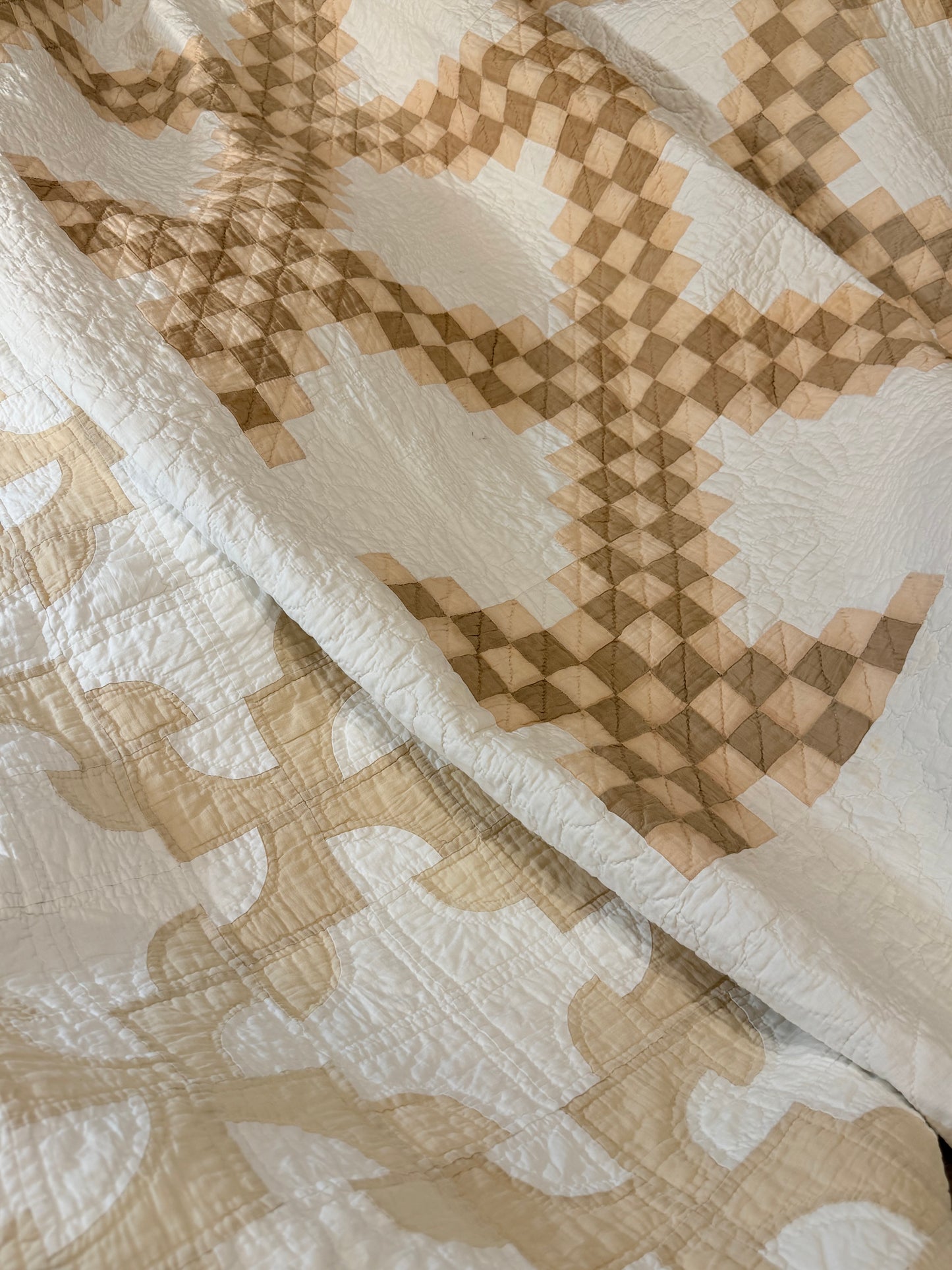 Drunkards Path Quilt in Neutrals