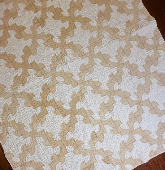 Drunkards Path Quilt in Neutrals