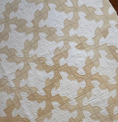 Drunkards Path Quilt in Neutrals