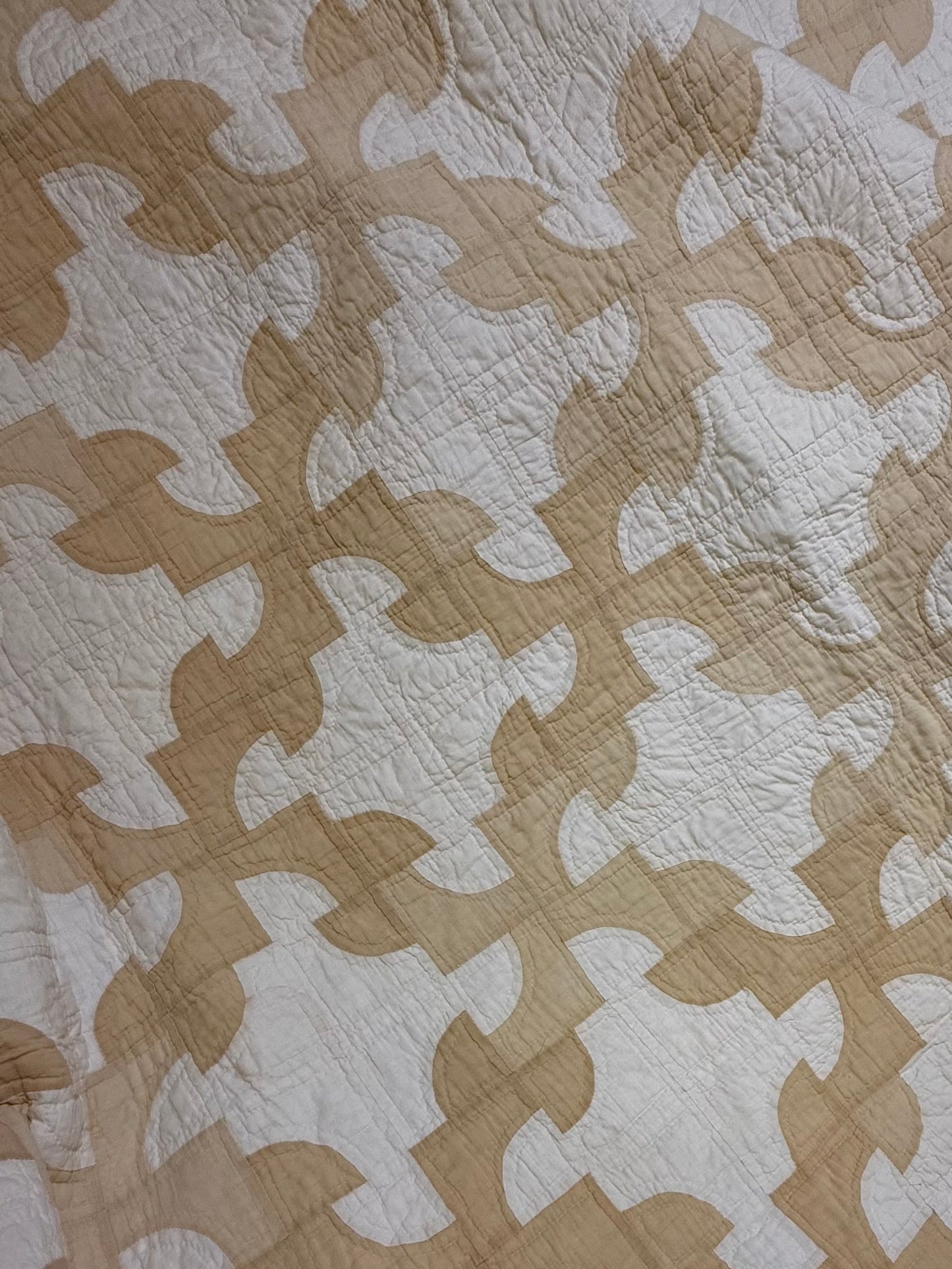 Drunkards Path Quilt in Neutrals