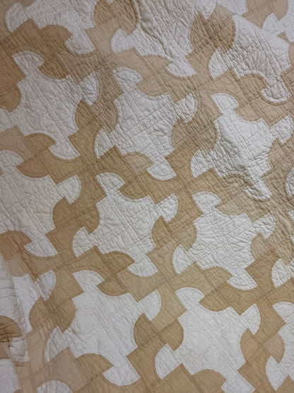 Drunkards Path Quilt in Neutrals