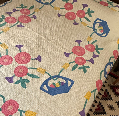 Outstanding Marie Webster Dutch  Baskets Antique Quilt