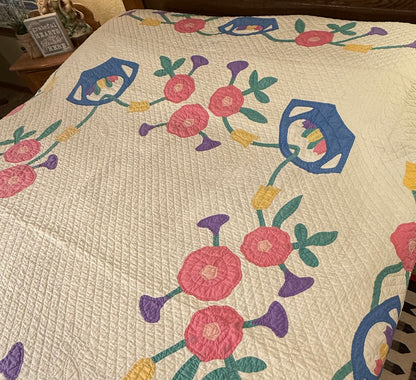 Outstanding Marie Webster Dutch  Baskets Antique Quilt