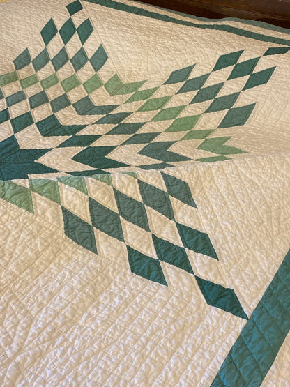 Lone Star with Triple Border Quilt