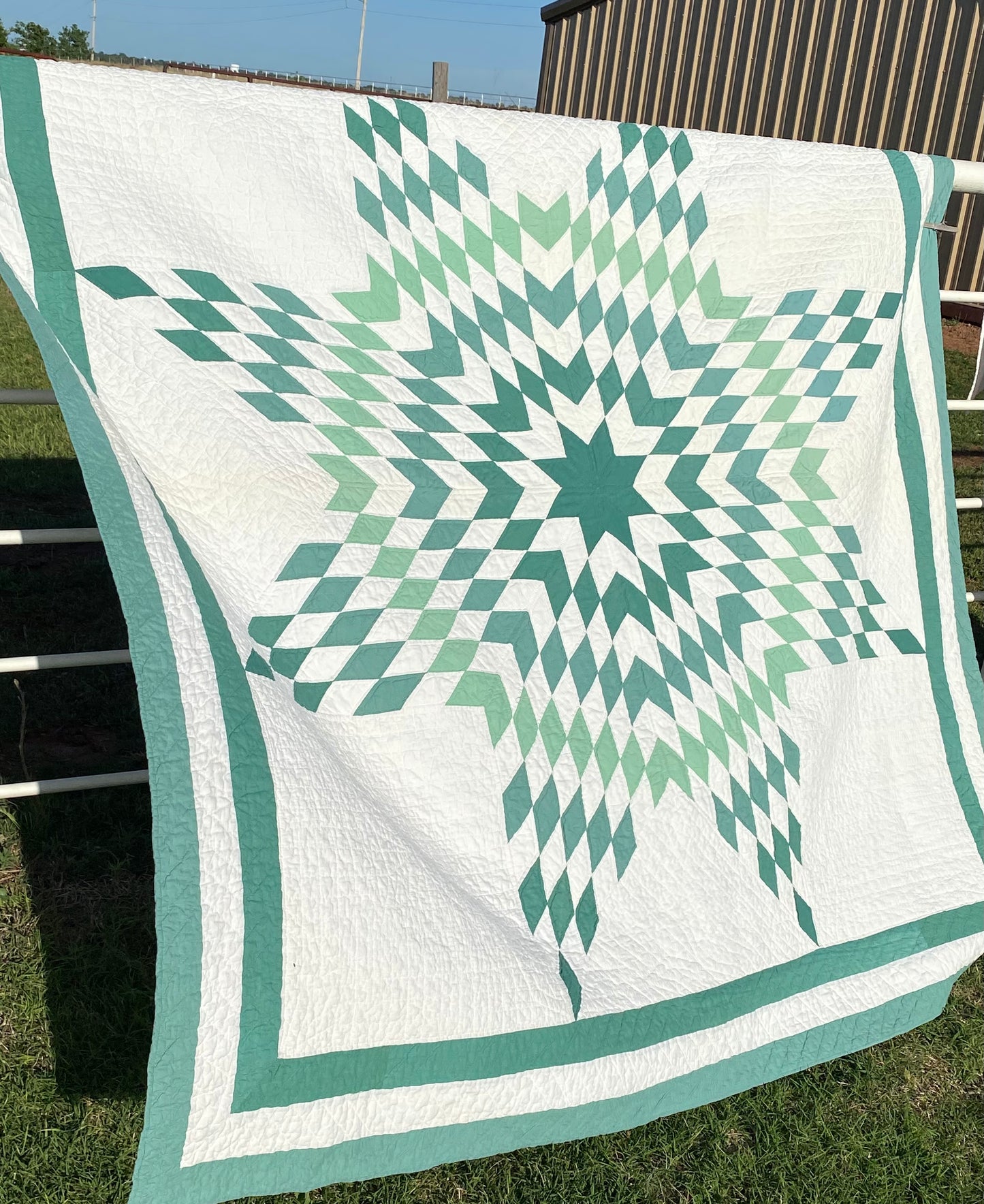 Lone Star with Triple Border Quilt