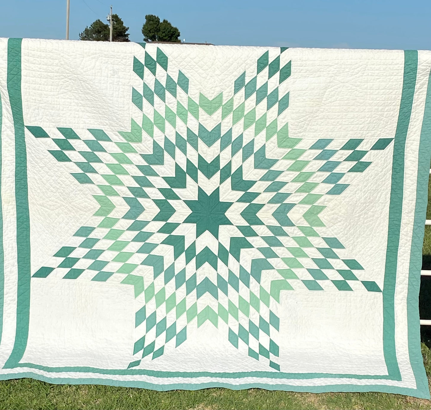 Lone Star with Triple Border Quilt